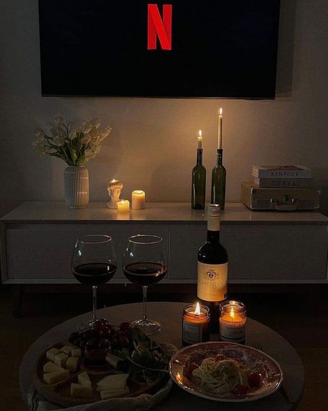 How to Plan the Perfect Friday Night Date Night to Keep You and Your Partner Close